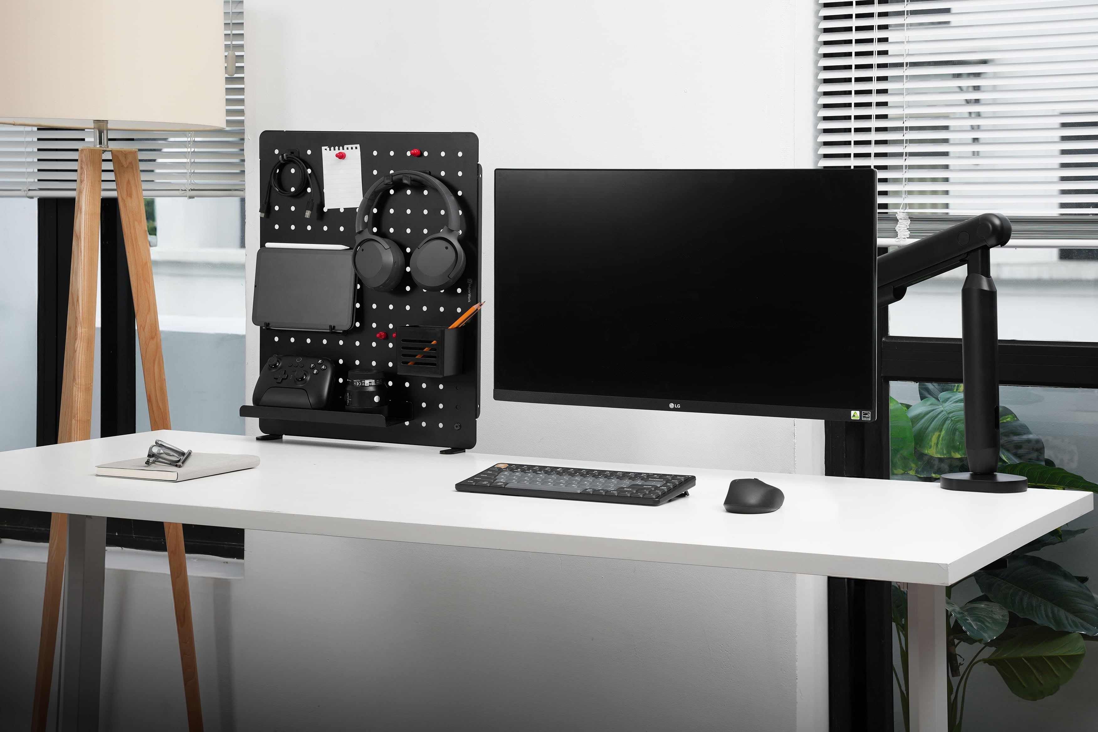 HyperWork Aster Board Rotating Pegboard | PG02